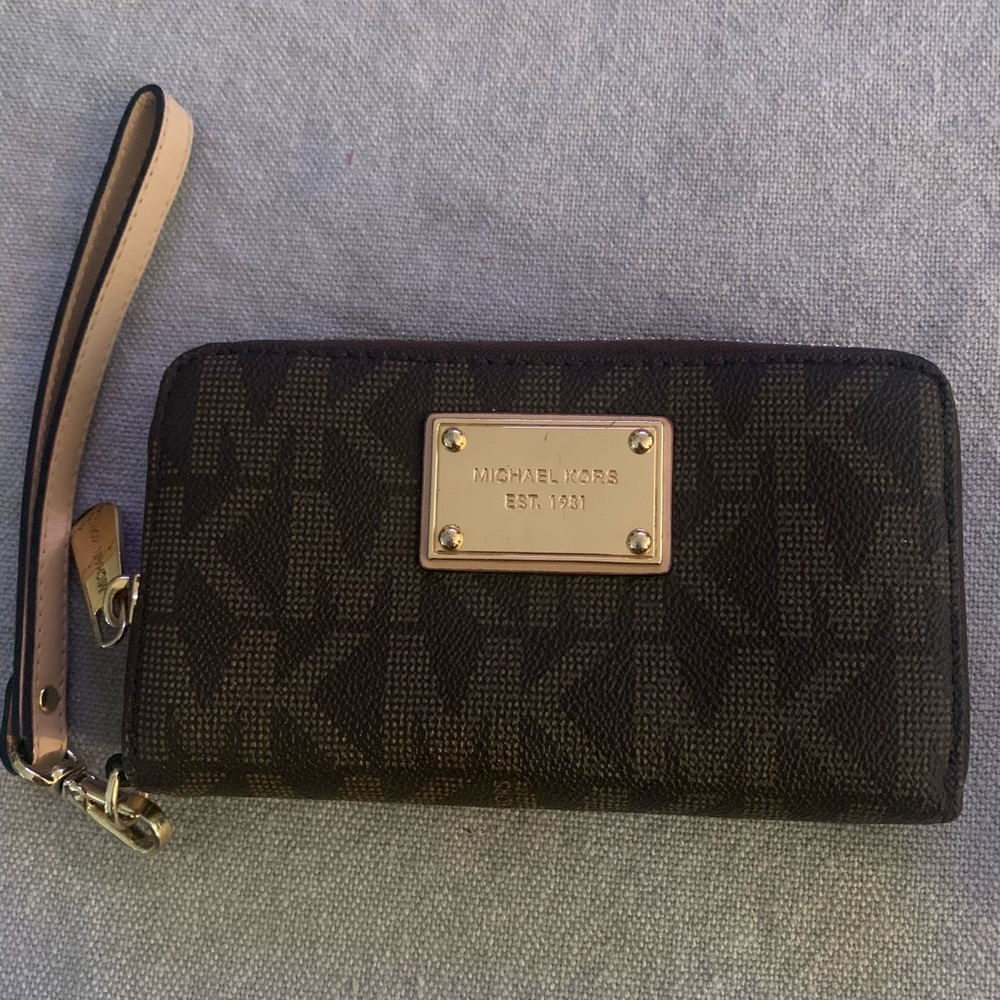 Michel Kors Wristlet Wallet